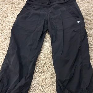 Lululemon Cropped Black Jogger Pants - Size 6